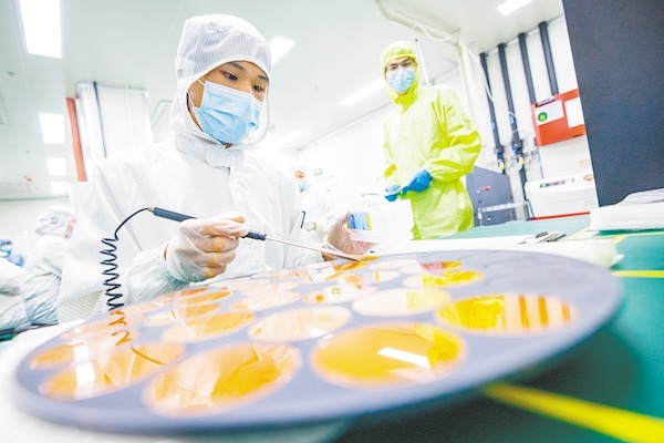 大功率芯片研制取得重大技术突破，开启电子设备新篇章